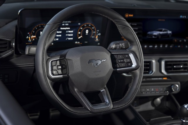 NEW_FORD_MUSTANG_25.jpg