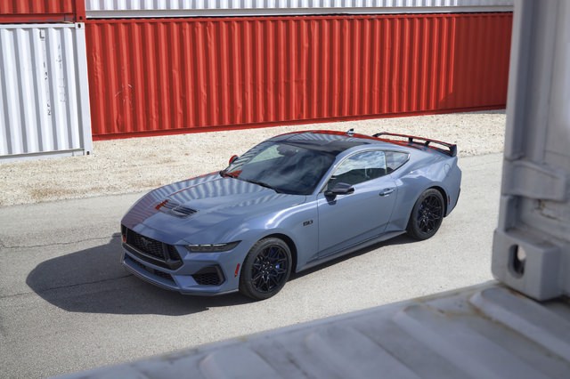 NEW_FORD_MUSTANG_9.jpg