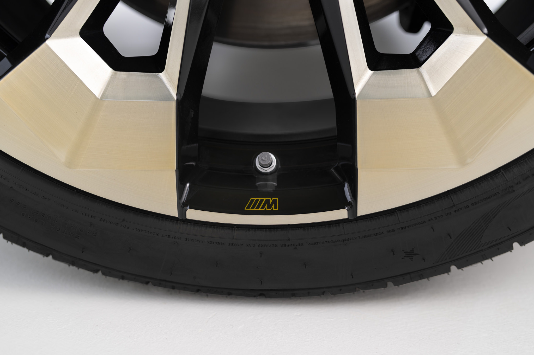 BMW XM G09 - Studio Détails