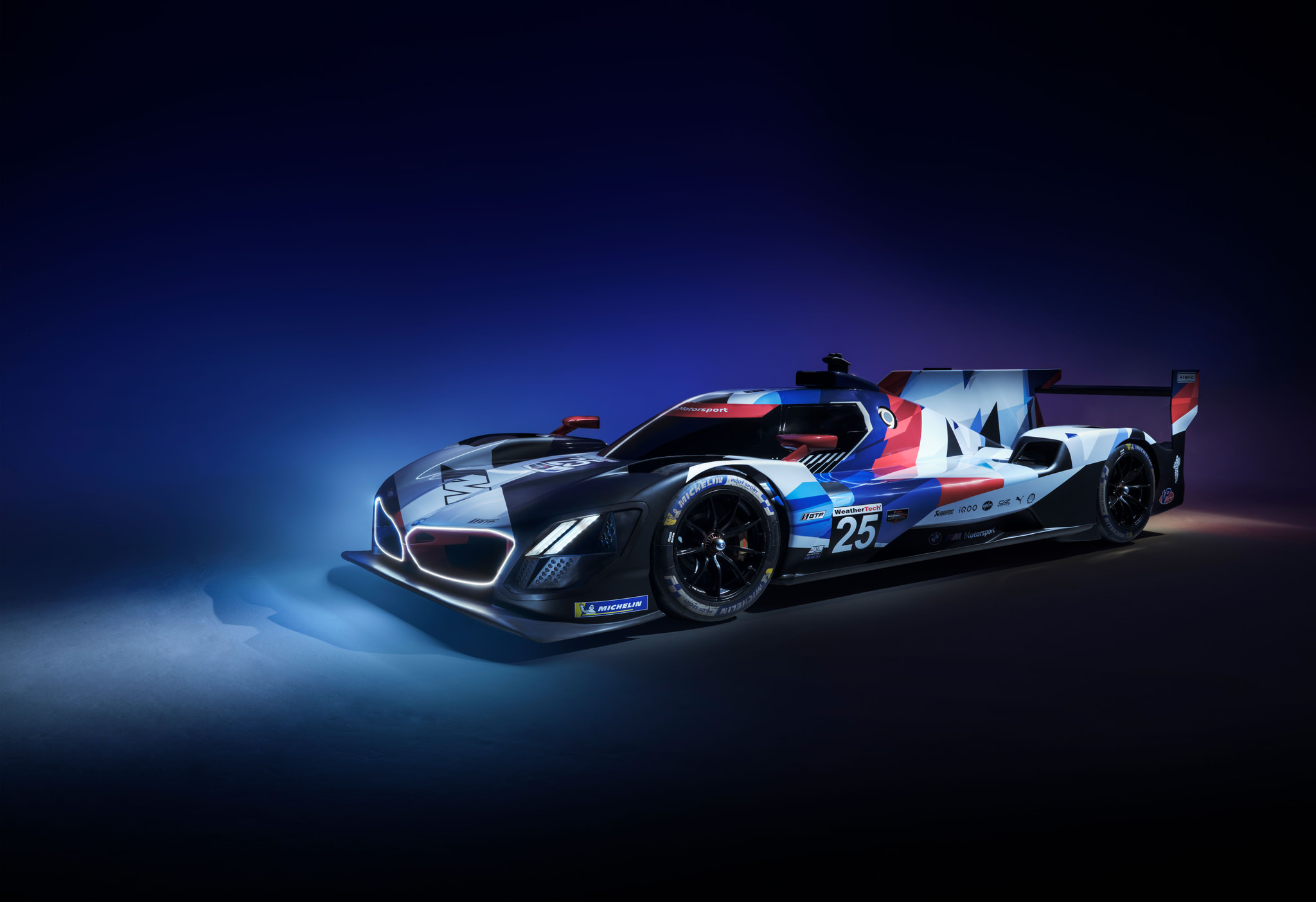 IMSA GTP: BMW M Hybrid V8.