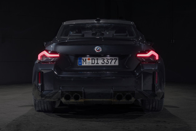 2023-BMW-M2-G87-Saphirschwarz-02.jpg