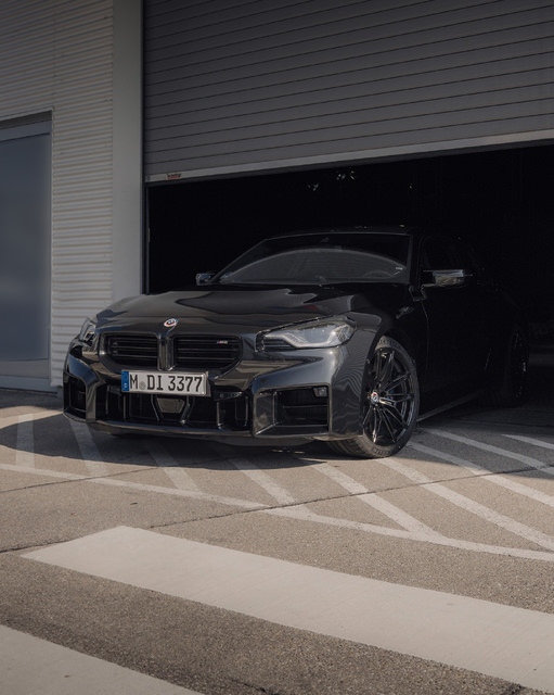 2023-BMW-M2-G87-Saphirschwarz-04.jpg