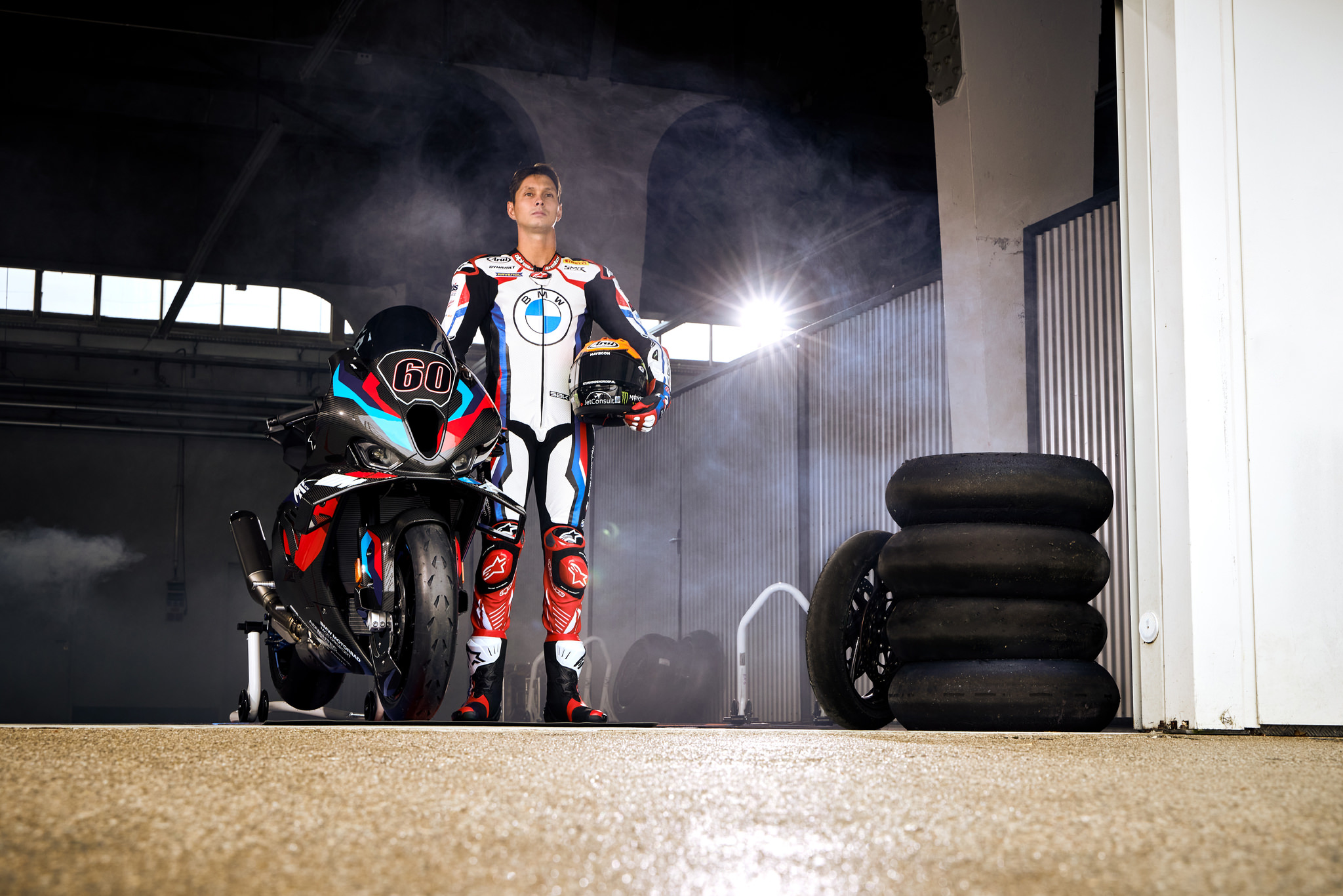 BMW M 1000 RR - Standards