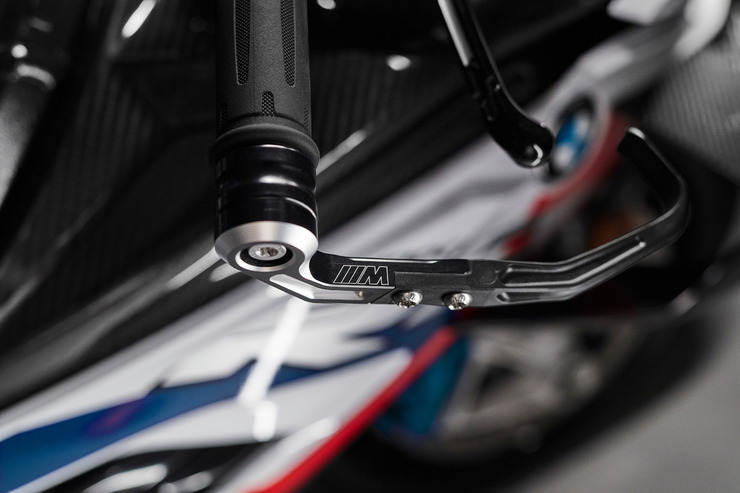 P90398277.jpg