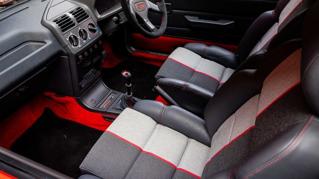 tolman-edition-peugeot-205-gti3.jpg