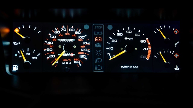 tolman-edition-peugeot-205-gti5.jpg