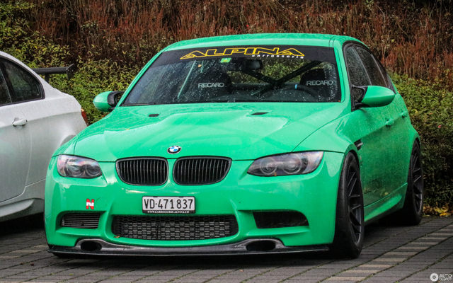 2880-1800-crop-bmw-m3-e90-sedan-2009-c106429102017094717_1.jpg