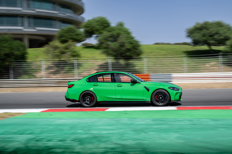 P90492708.jpg