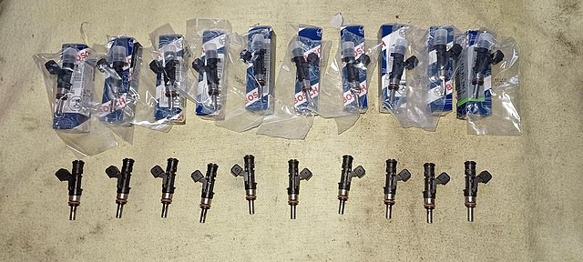 Injecteurs.jpg.40cbf477f8e5e7d1cc8cbd7f9208e365.jpg