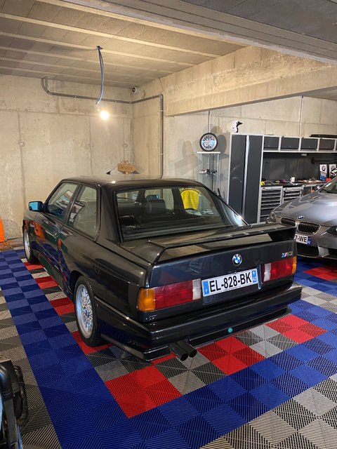 m3e30 arriere.jpg