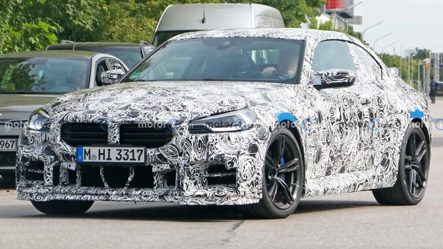 new-bmw-m2-cs-spy-photos.webp