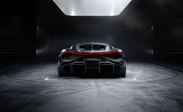 04-BUGATTI-World-Premiere-Presskit-Images.thumb.jpg.3df3e14ab8c84e1fd1fa62b18fbb7764.jpg