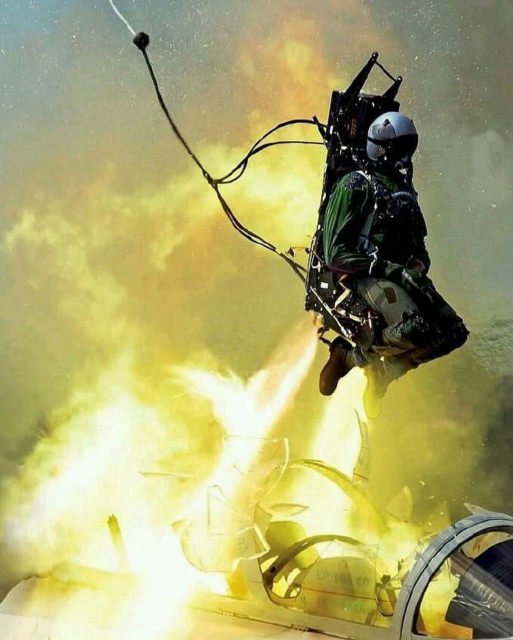 Ejection-seat02.jpg