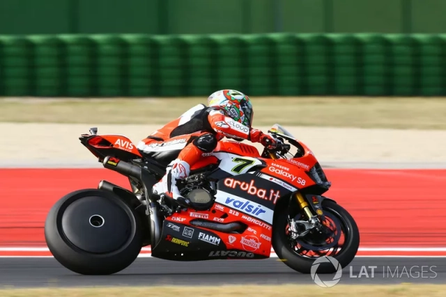 wsbk-misano-2017-chaz-davies-ducati-team-with-wheel-cover.webp