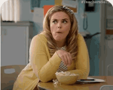 watching-you.gif.a8f3a2bdaca8d37d979d1361f3b282d6.gif