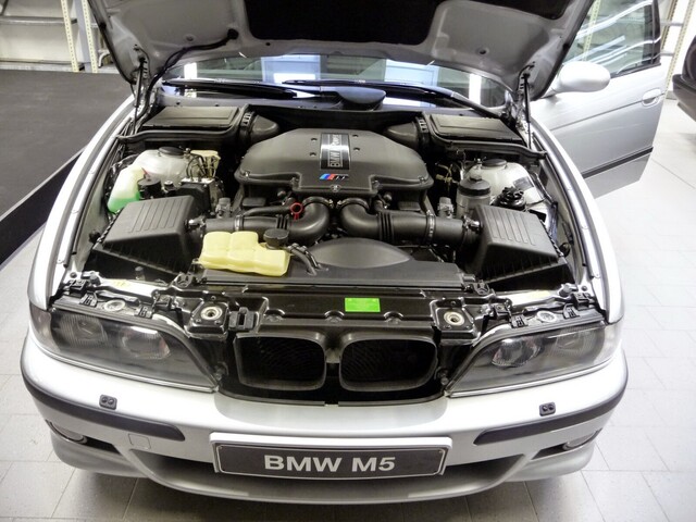 BMW-M5-Touring-E39-2.jpg