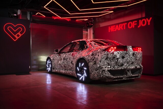 BMW-Vision-Driving-Experience-Neue-Klasse-Coupe-Leak-03.jpg