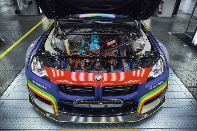 bmw-m2-red-bull-drift-brothers-02.jpg