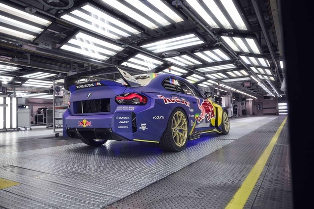 bmw-m2-red-bull-drift-brothers-06.jpg
