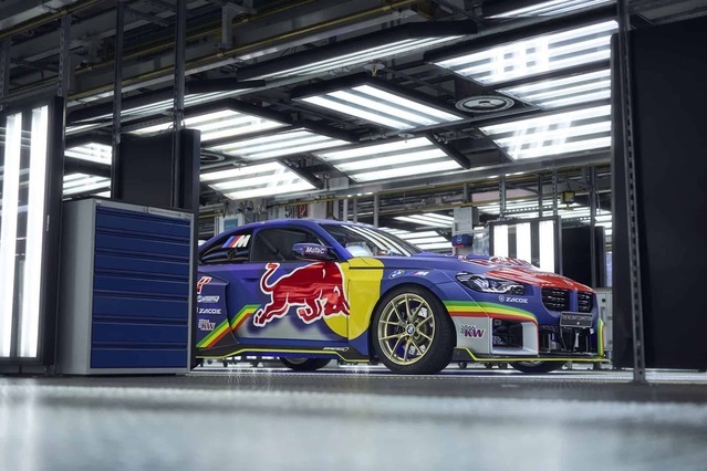 bmw-m2-red-bull-drift-brothers-20.jpg