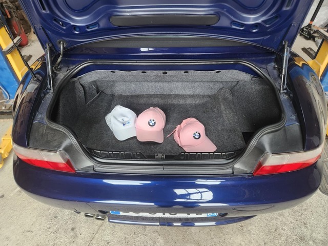 Casquettes coffre 2.jpg