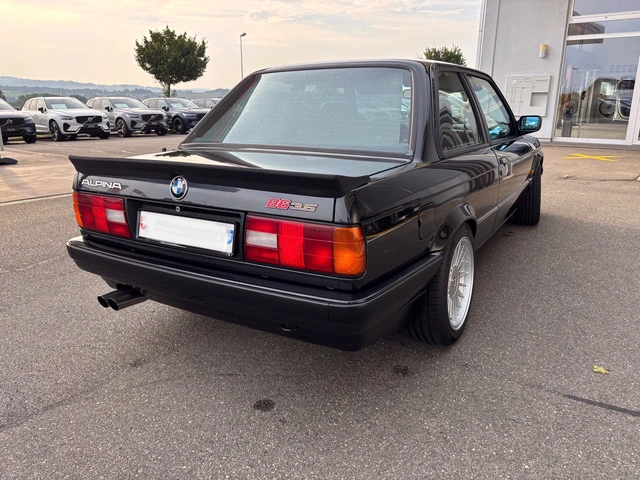 1994974127.jpeg.webp